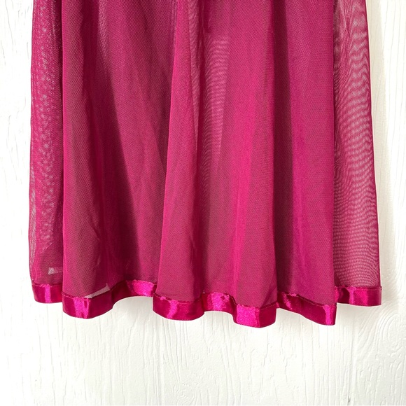 Spree Intimates Women’s Magenta Pink Baby doll Chemise & Thong Lingerie Set - Picture 5 of 7